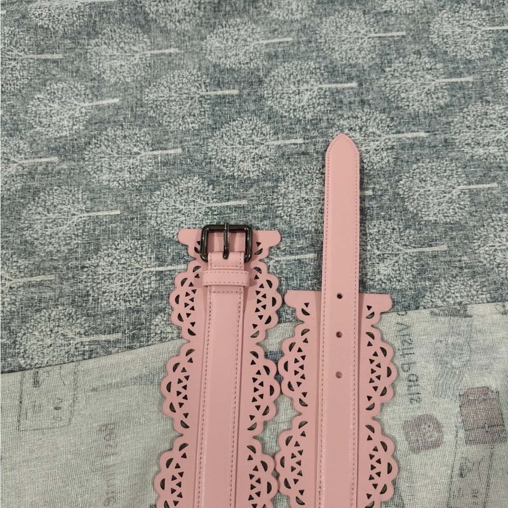 Alaïa Pink Laser-Cut Scalloped Leather Waist Belt - Picture 6 of 8